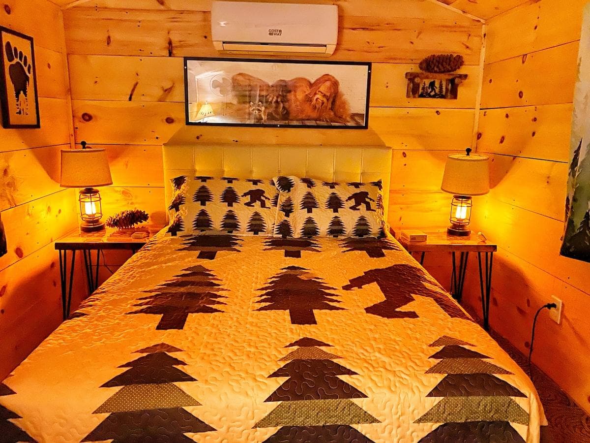 10 by 16 Cabin with a queen-sized bed. The mattress is 1 year old with medium firmness. With a pillow assortment that sure to find the one that's "Just Right"
The brand-new mini split provides cool air and heat when needed. The unit is very quiet. 